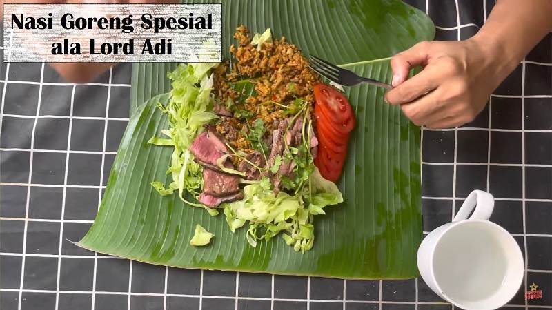 Nasi Goreng Pak Adi: Rempah Hangat yang Menggigit Jiwa Cilacap